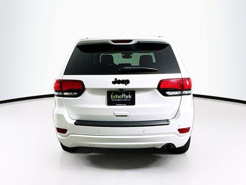 Used 2020 Jeep Grand Cherokee Altitude image 7