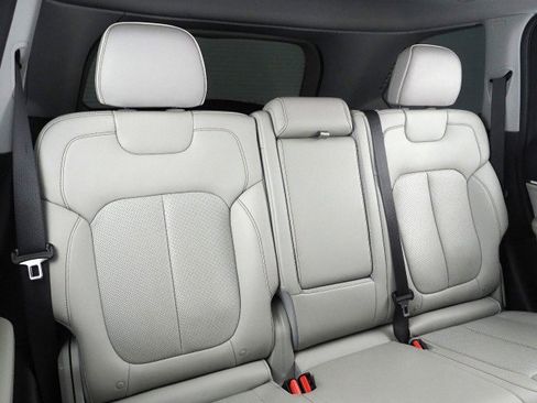 Used 2023 Jeep Grand Cherokee Overland image 16