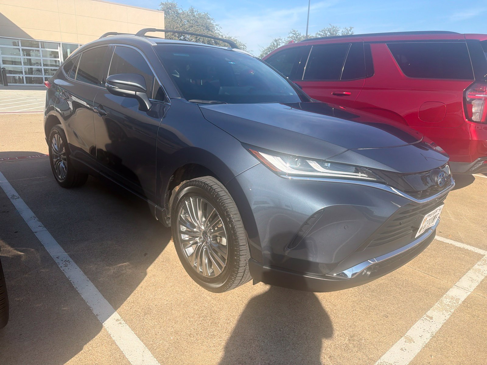 Used 2024 Toyota Venza Limited AWD/4WD image 3