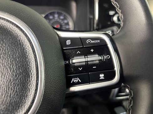 Used 2022 Kia Sorento SX image 15