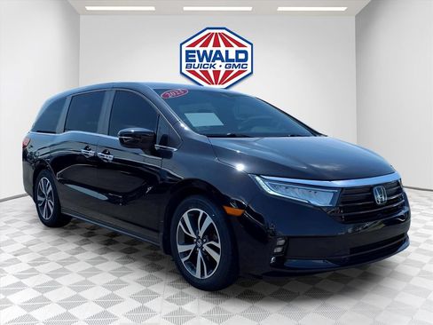 Used 2023 Honda Odyssey Touring image 2