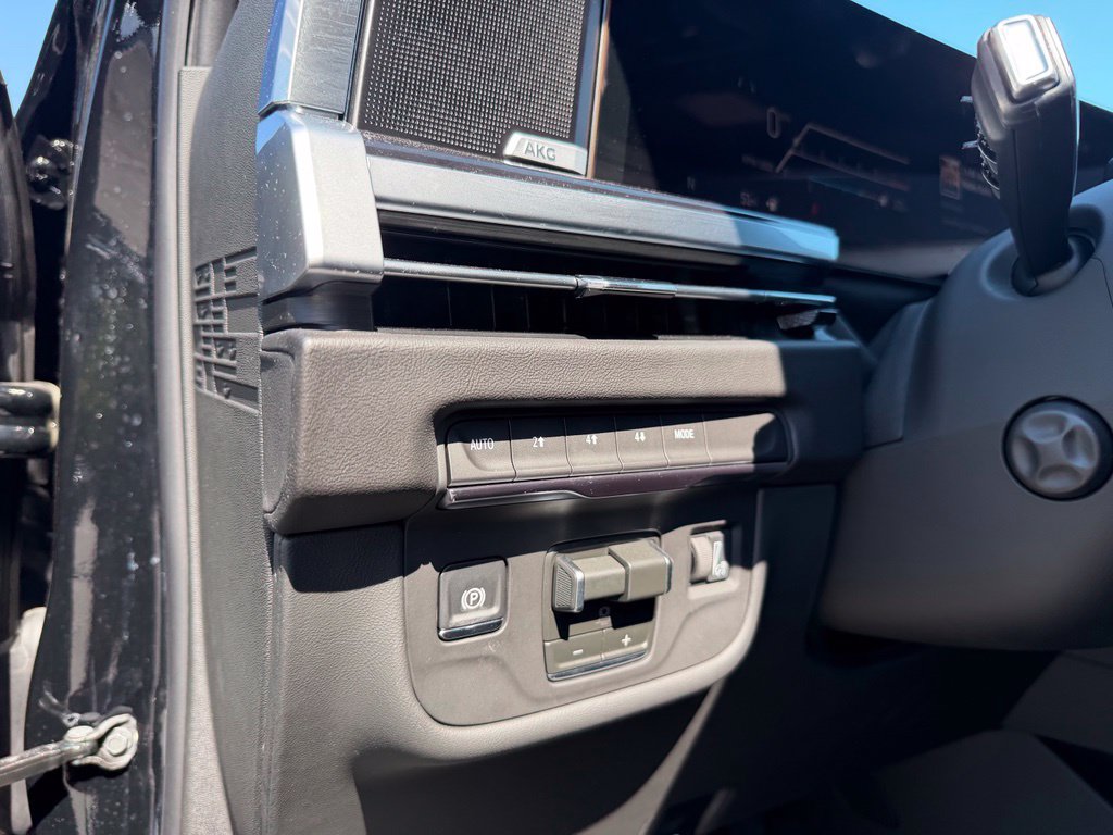Used 2026 Cadillac Escalade Sport w/ LPO, ONYX Package AWD/4WD image 18