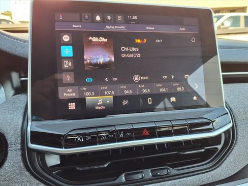 Used 2024 Jeep Compass Latitude image 6