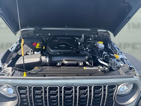 Used 2025 Jeep Wrangler Sport AWD/4WD image 24