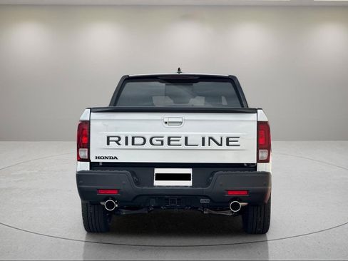 New 2026 Honda Ridgeline Black Edition image 4