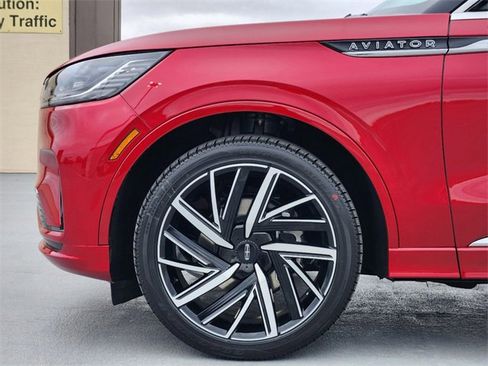 New 2025 Lincoln Aviator Black Label image 9