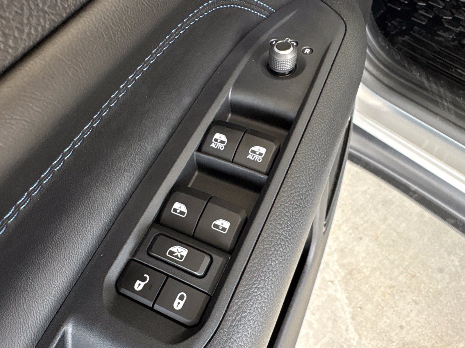 New 2026 Jeep Compass Latitude AWD/4WD image 11
