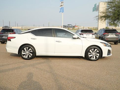 Used 2023 Nissan Altima 2.5 S image 4