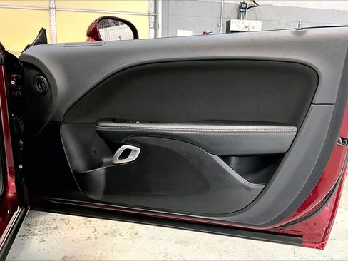 Used 2021 Dodge Challenger SXT image 26