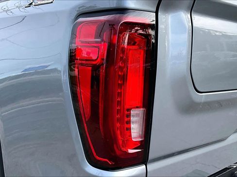 Used 2023 GMC Sierra 1500 SLT w/ SLT Premium Package image 29