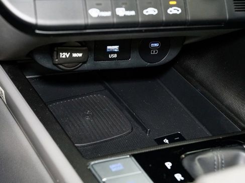 Used 2025 Hyundai Elantra SEL image 19