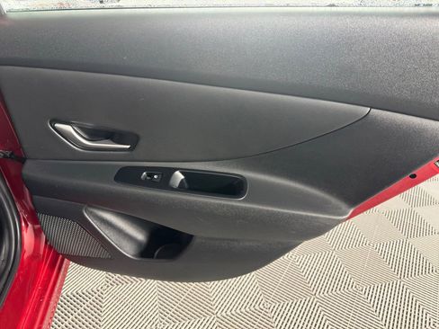 Used 2025 Hyundai Elantra SEL image 26