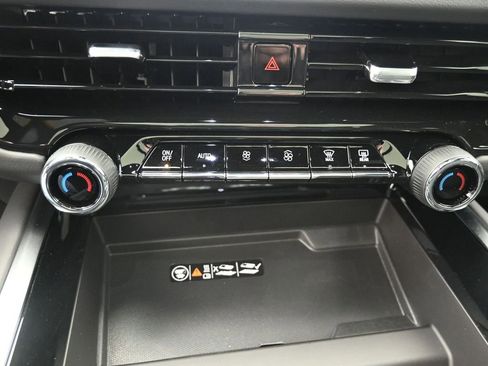 New 2026 Chevrolet Suburban RST image 20