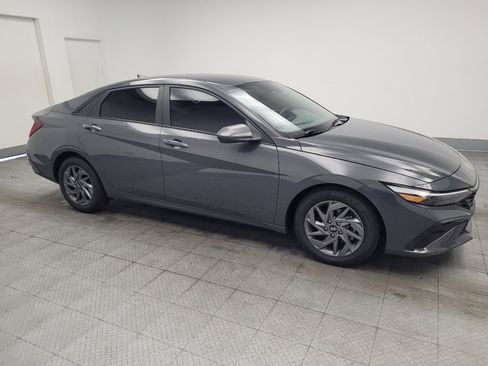 Used 2024 Hyundai Elantra SEL FWD image 11