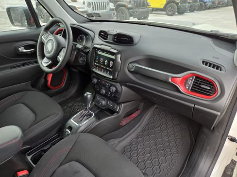 Certified 2023 Jeep Renegade Trailhawk AWD/4WD image 19