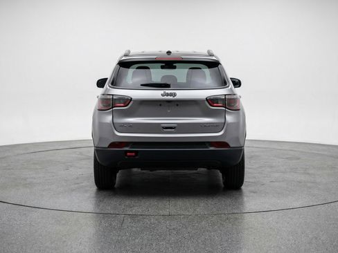 Used 2025 Jeep Compass Trailhawk AWD/4WD image 7