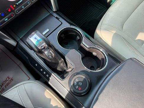 Used 2016 Ford Explorer Platinum image 26