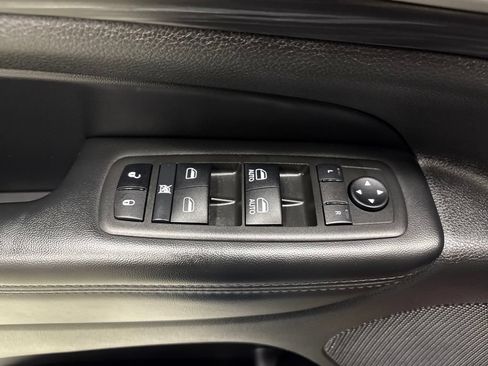 Used 2022 Jeep Grand Cherokee Laredo X AWD/4WD image 15