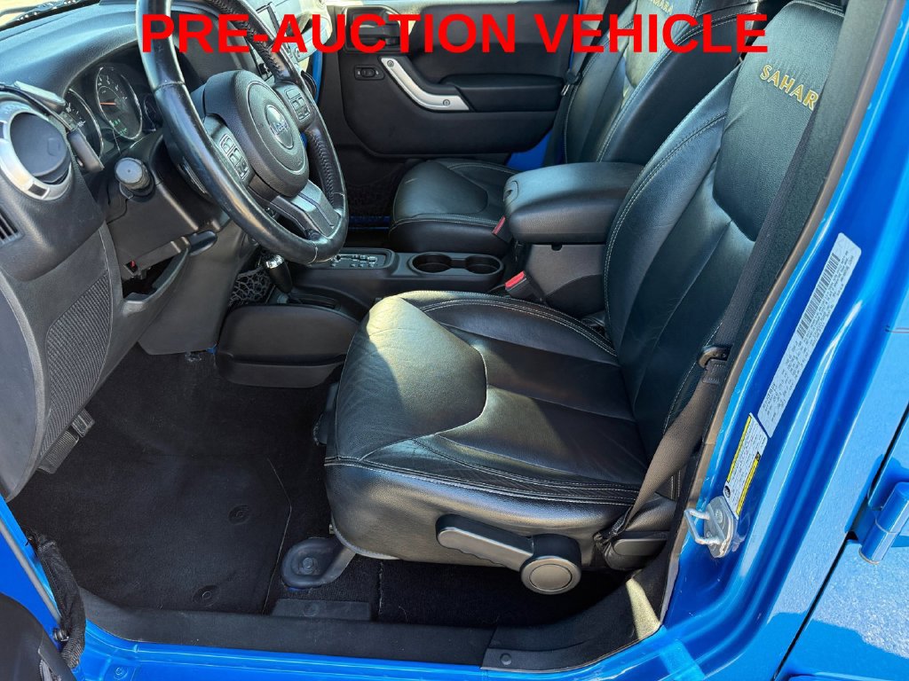 Used 2015 Jeep Wrangler Unlimited Sahara w/ Connectivity Group AWD/4WD image 10