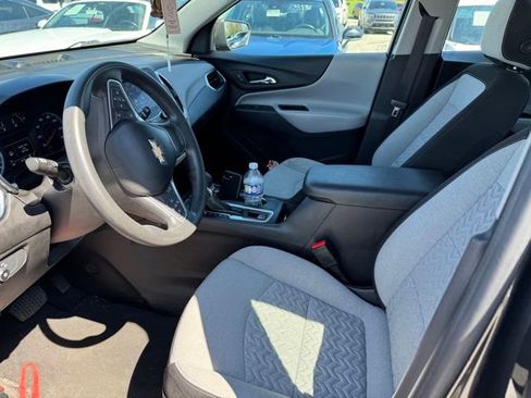 Used 2022 Chevrolet Equinox LS image 9