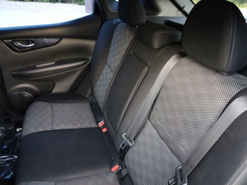 Used 2017 Nissan Rogue Sport SV image 19