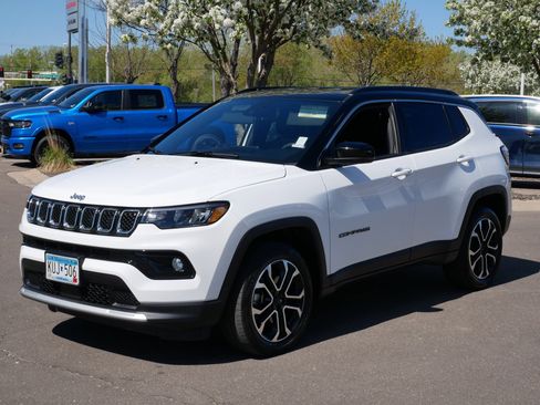 Used 2023 Jeep Compass Limited AWD/4WD image 3