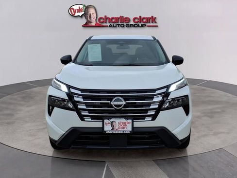 Used 2025 Nissan Rogue S FWD image 9