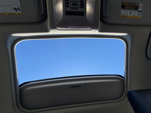 Used 2022 Toyota RAV4 Limited image 15