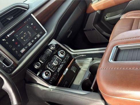 Used 2023 GMC Yukon XL Denali Ultimate image 21