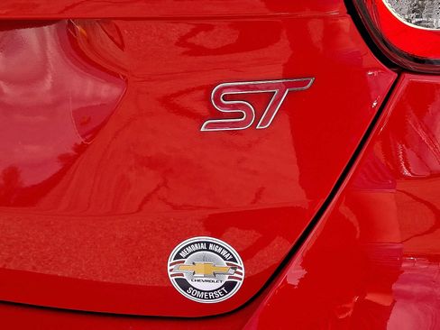 Used 2016 Ford Focus ST w/ Equipment Group 402A image 35