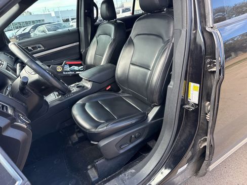 Used 2019 Ford Explorer XLT w/ Equipment Group 202A image 11