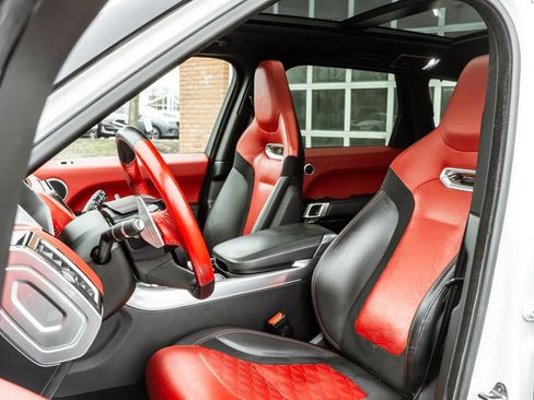 Used 2020 Land Rover Range Rover Sport SVR image 7
