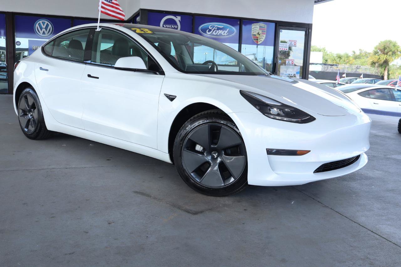 Used 2023 Tesla Model 3 Standard Range RWD image 3