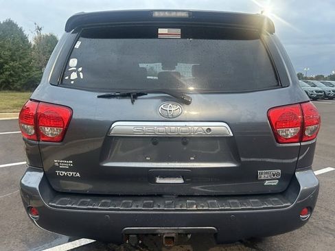 Used 2010 Toyota Sequoia Platinum image 9