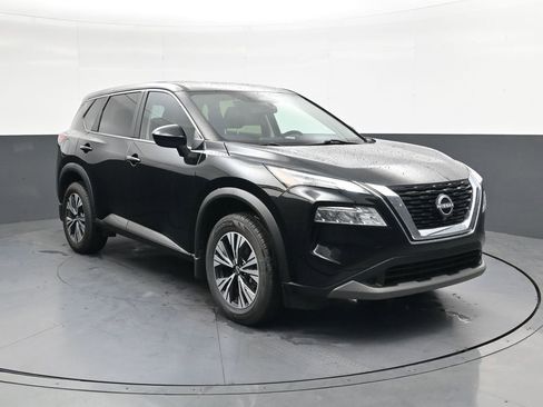 Used 2023 Nissan Rogue SV FWD image 2