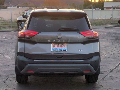 Certified 2022 Nissan Rogue SV image 7