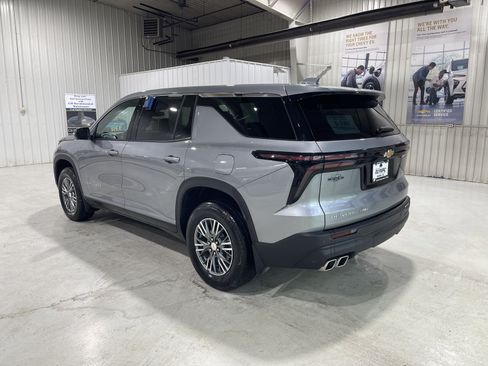 Used 2024 Chevrolet Traverse LS AWD/4WD image 6