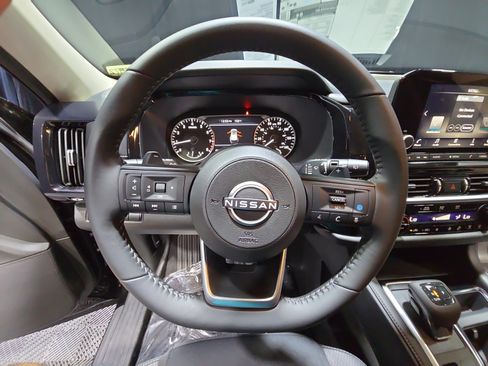 New 2025 Nissan Pathfinder SV w/ Cargo Package image 9