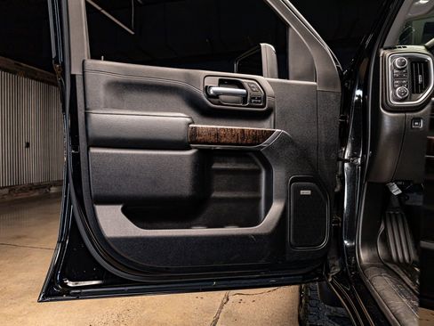 Used 2022 GMC Sierra 2500 Denali w/ Denali Black Diamond Edition image 25