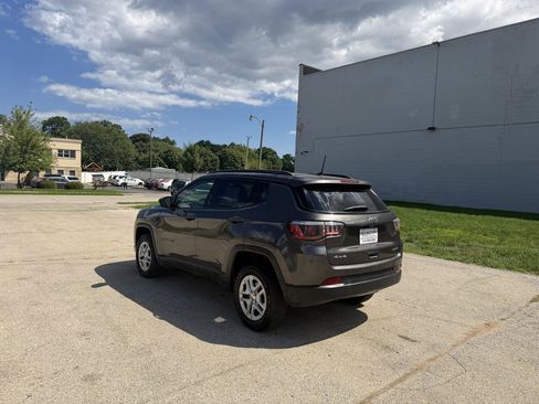 Used 2018 Jeep Compass Sport w/ Tech Group AWD/4WD image 5