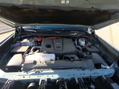 Used 2025 Toyota Tundra Limited image 33