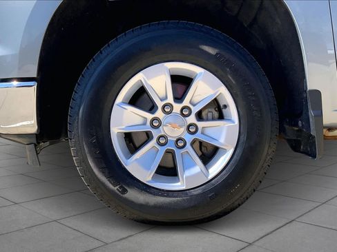 Used 2025 Chevrolet Silverado 1500 LT AWD/4WD image 19