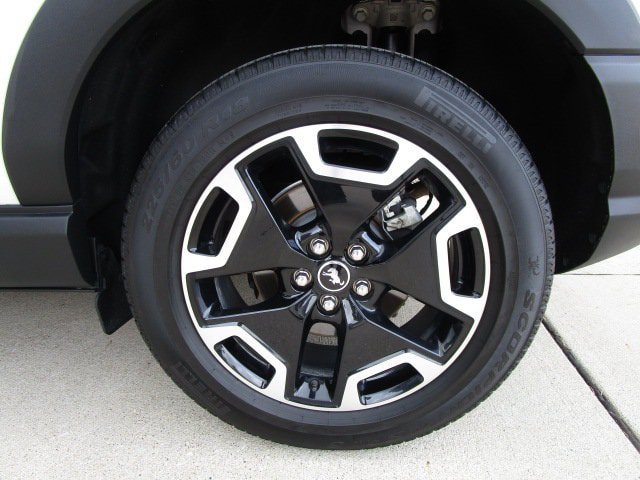 Used 2024 Ford Bronco Sport Outer Banks w/ Tech Package AWD/4WD image 9