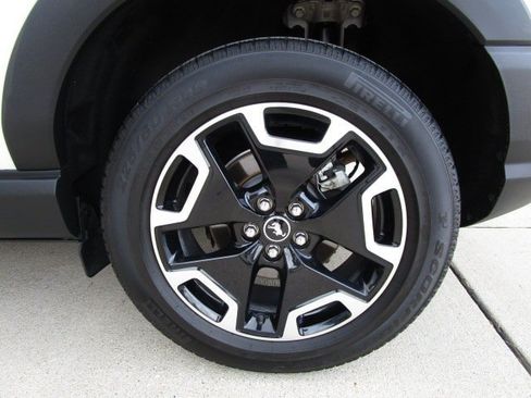 Used 2024 Ford Bronco Sport Outer Banks w/ Tech Package AWD/4WD image 9
