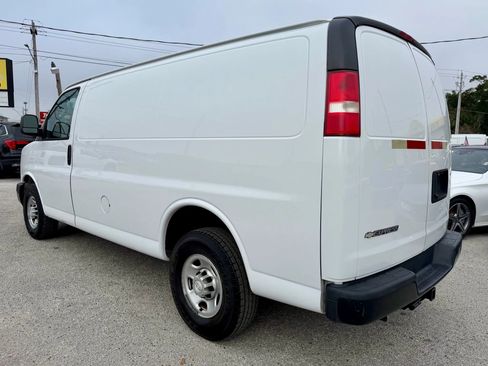 Used 2018 Chevrolet Express 2500 w/ Enhanced Convenience Package image 6