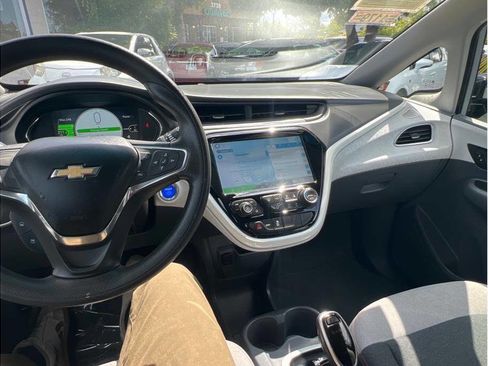 Used 2020 Chevrolet Bolt LT FWD image 19