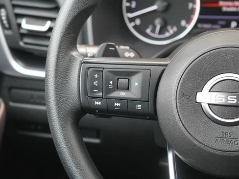 Used 2023 Nissan Rogue S AWD/4WD image 14