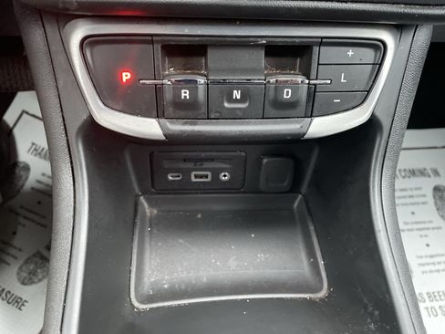 Used 2022 GMC Terrain SLE w/ Driver Convenience Package AWD/4WD image 19