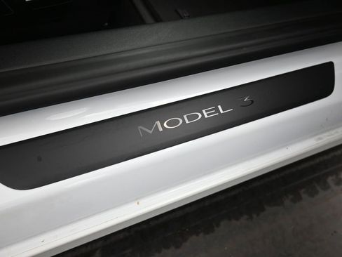 Used 2023 Tesla Model 3 Performance image 10