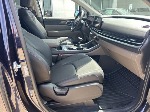 Used 2026 Kia Carnival FWD image 14